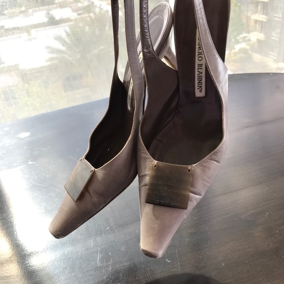 I’m Sandra. Stop by, take a look at my Vintage Designer Clothing closet! - Picture 8 of 16